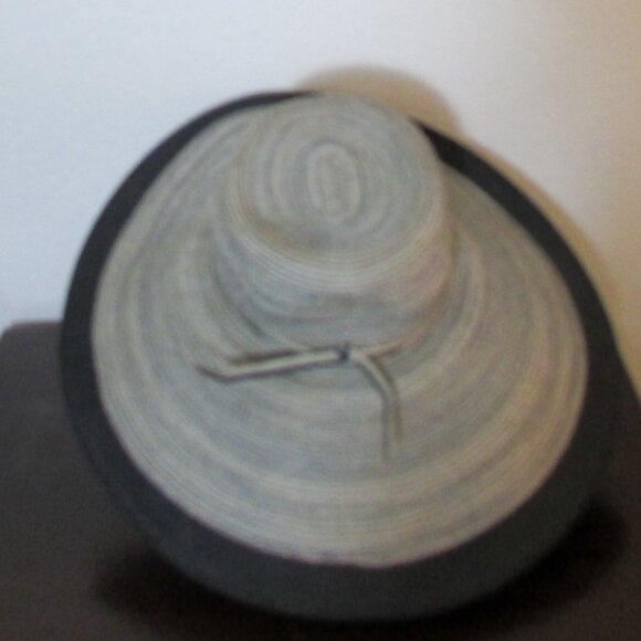 Large Brim Sun Hat - Picture 3 of 7